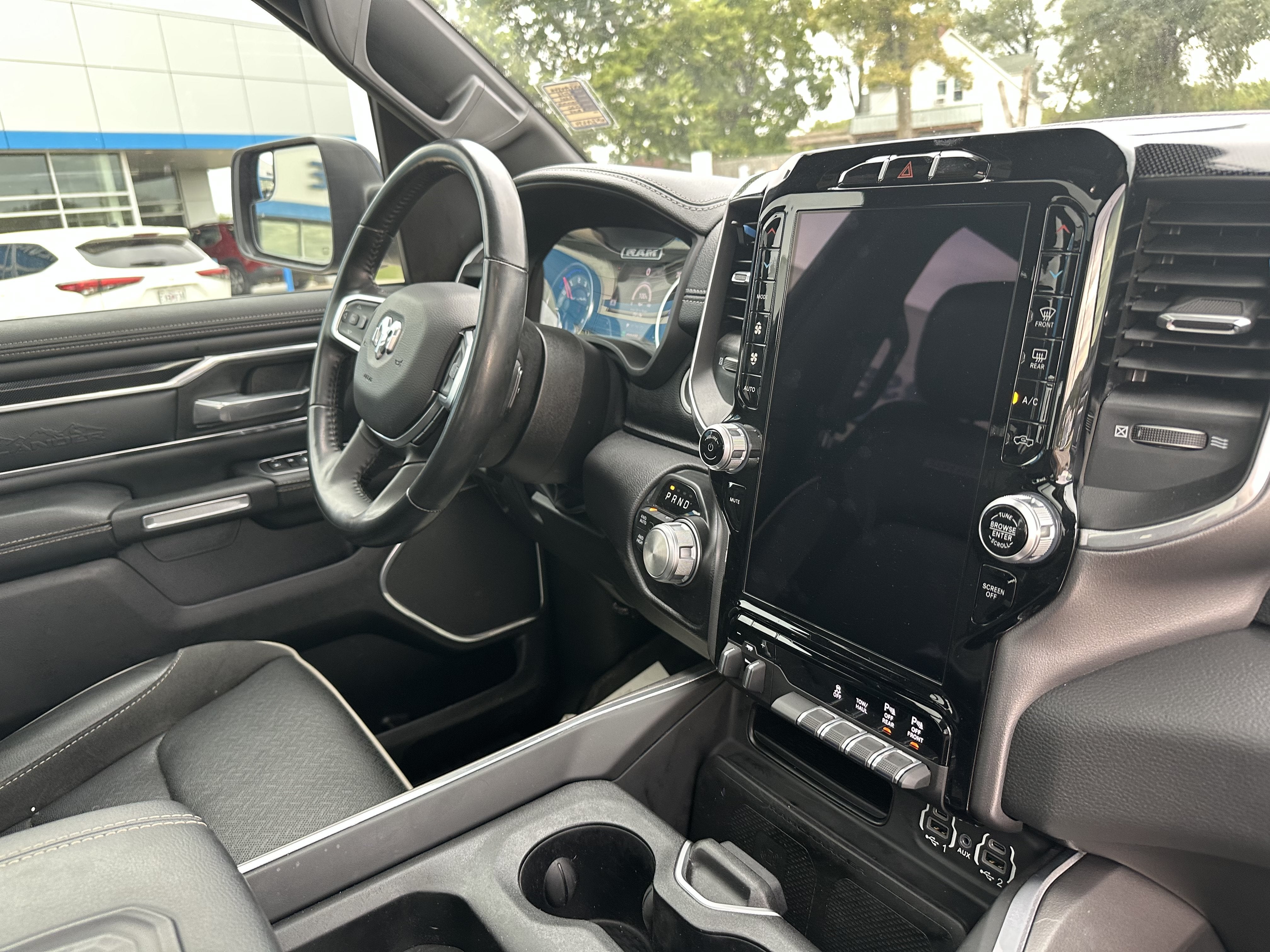 2022 RAM 1500 Laramie Crew Cab 4x4 5'7" Box