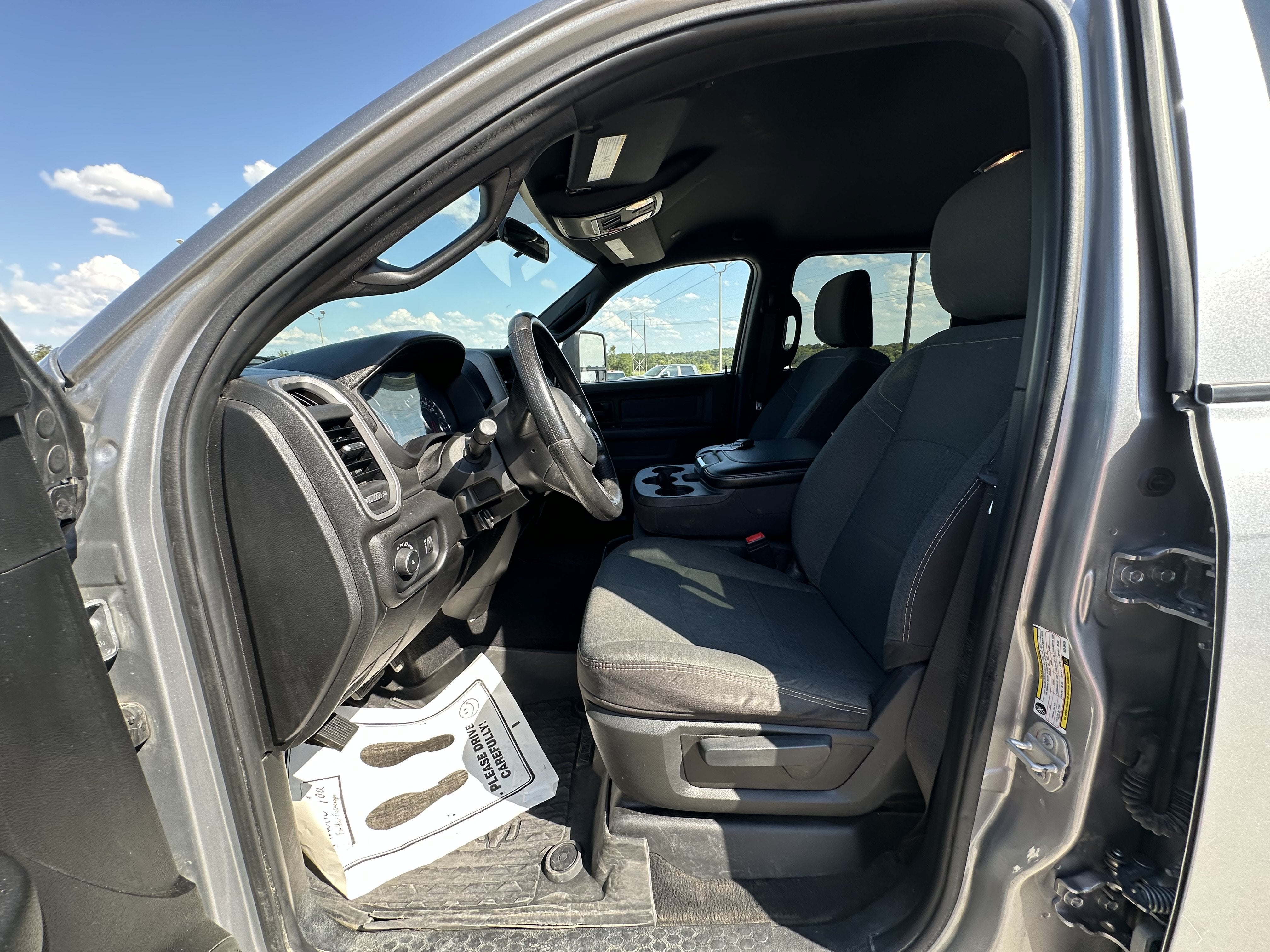 2024 RAM 3500 Tradesman Crew Cab 4x4 8' Box