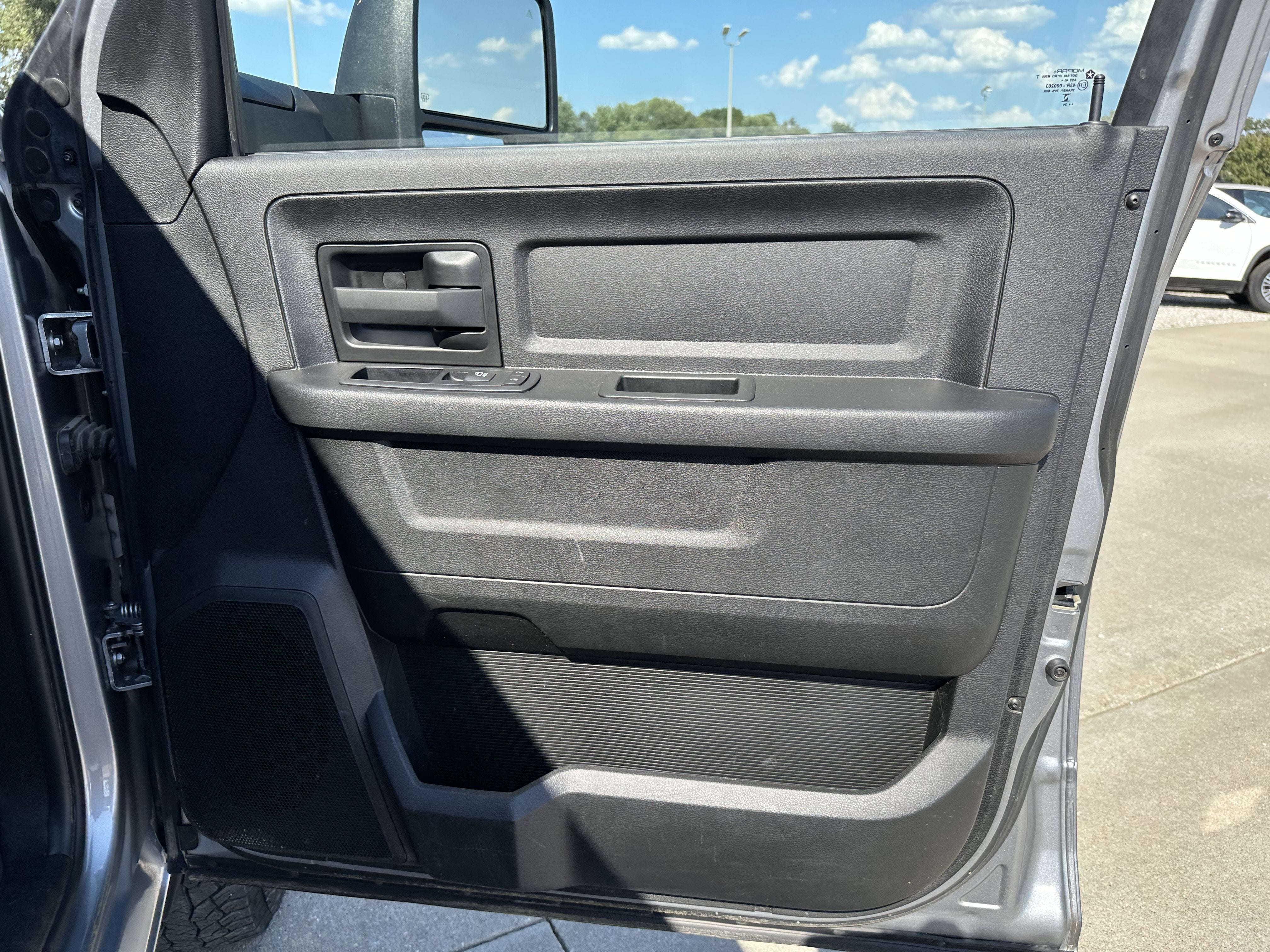 2024 RAM 3500 Tradesman Crew Cab 4x4 8' Box