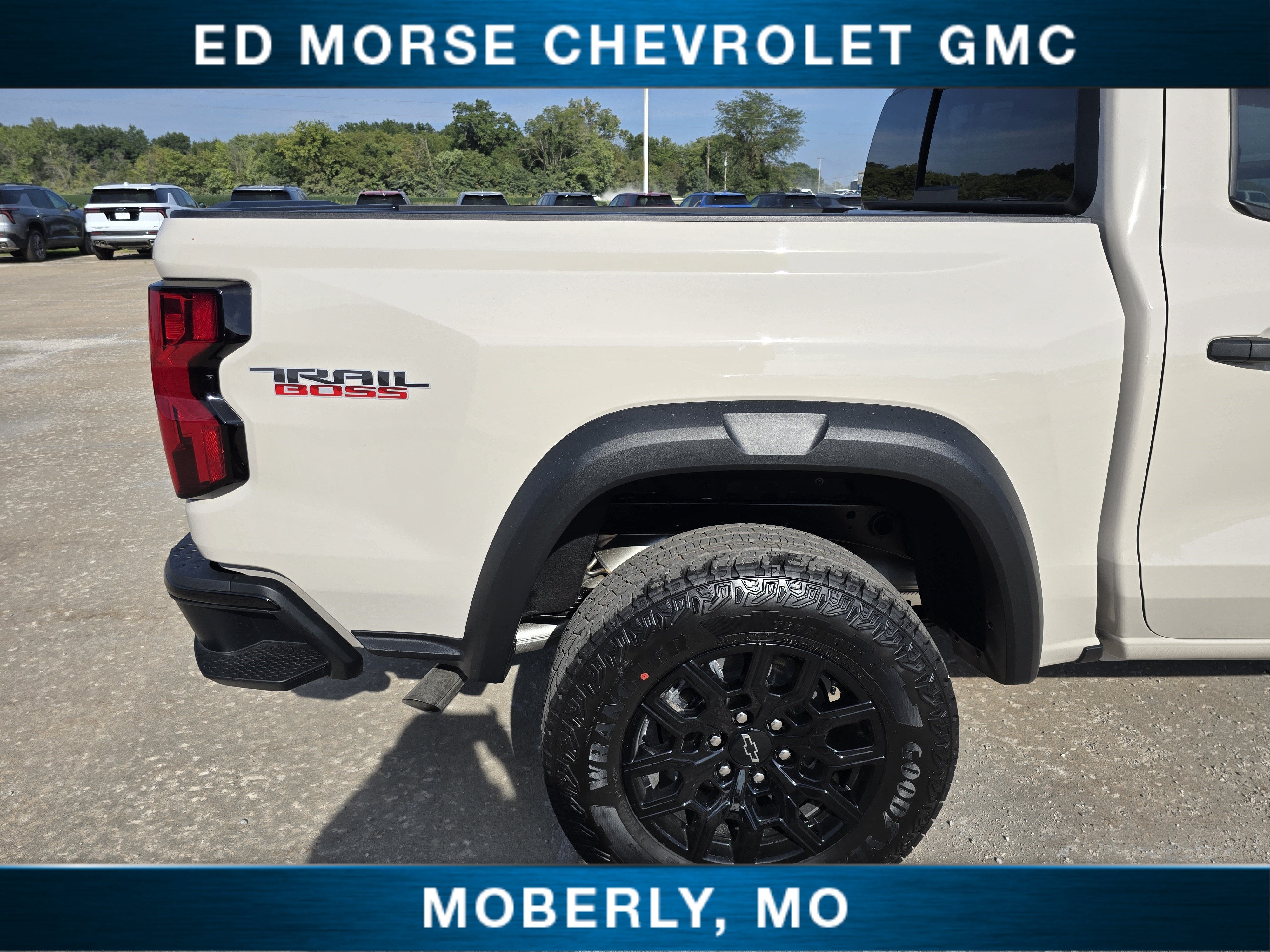 2026 Chevrolet Colorado Trail Boss - Photo 14