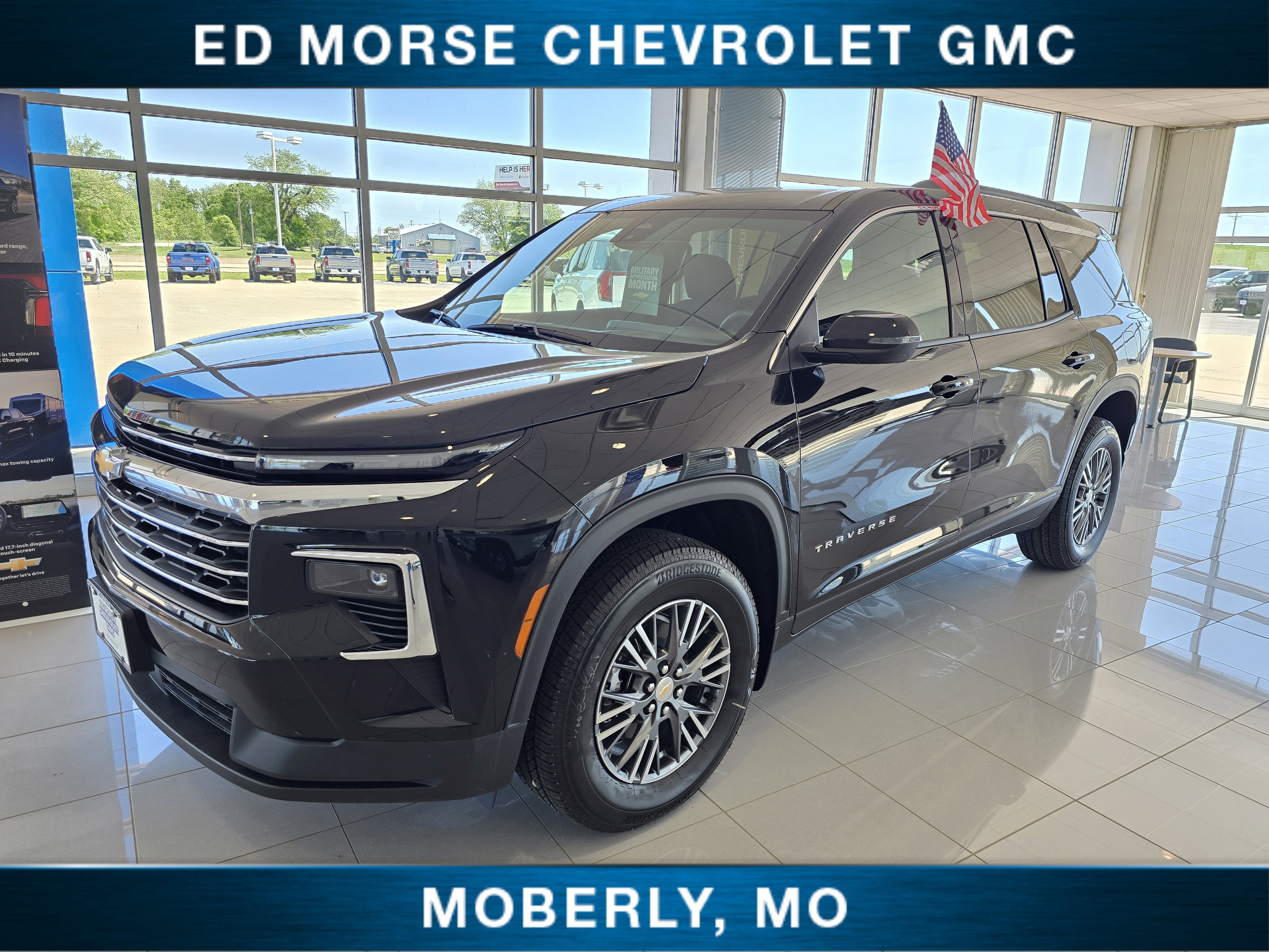 2026 Chevrolet Traverse FWD LT's photo