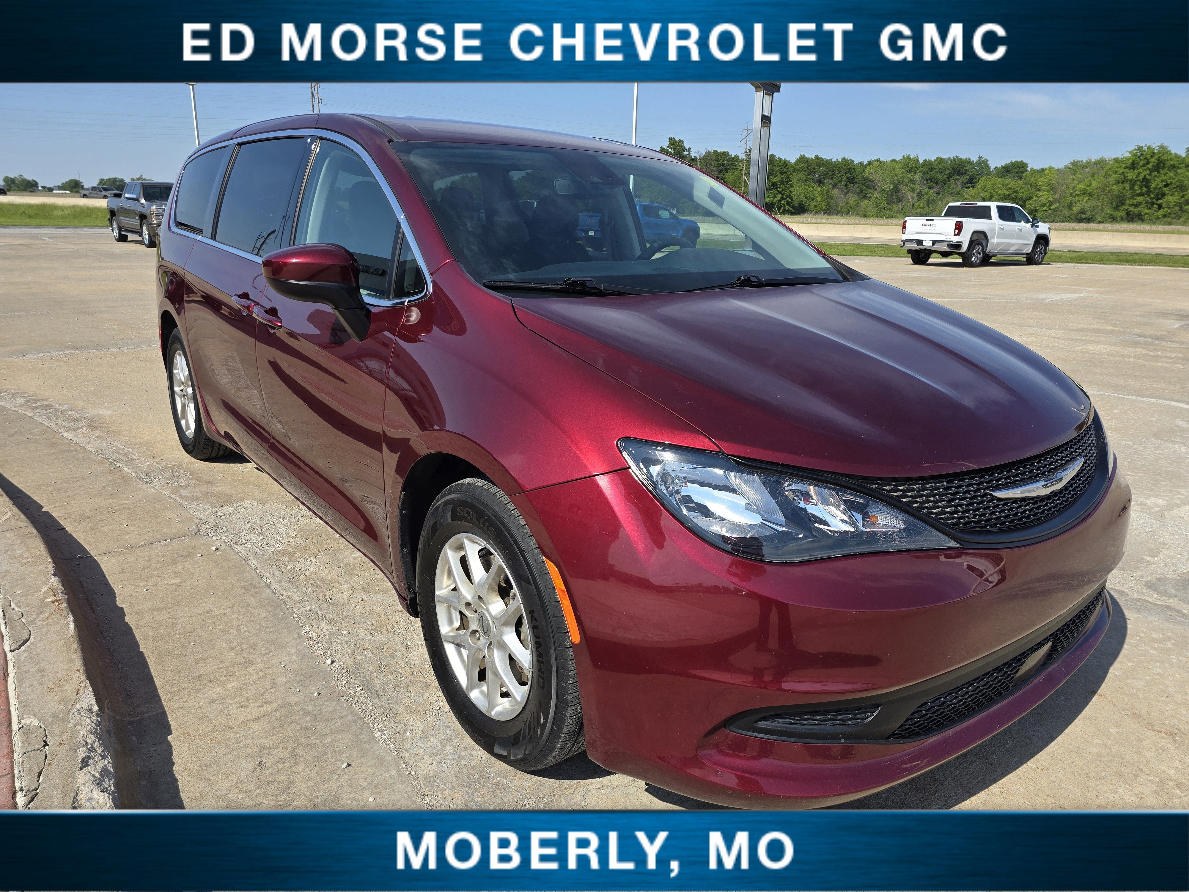 2023 Chrysler Voyager LX